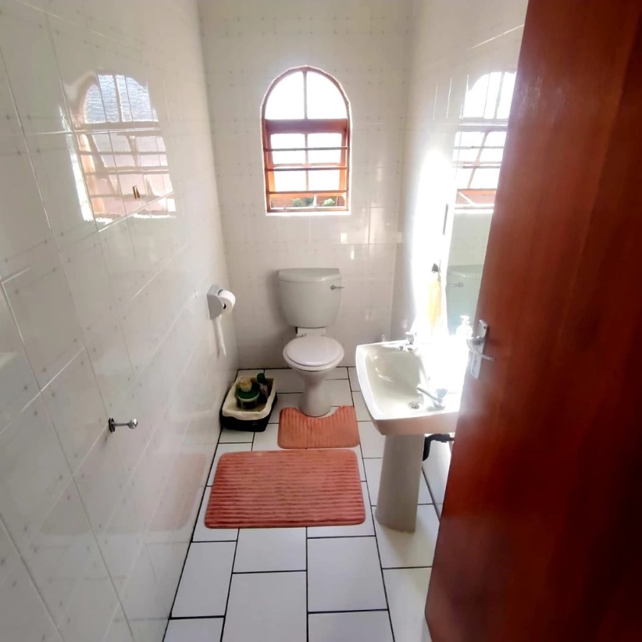 6 Bedroom Property for Sale in Baysville Eastern Cape